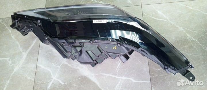 Фара передняя правая Lexus Rx4 CUV 3.5 2021