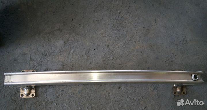 Porsche Panamera усилитель заднего бампера