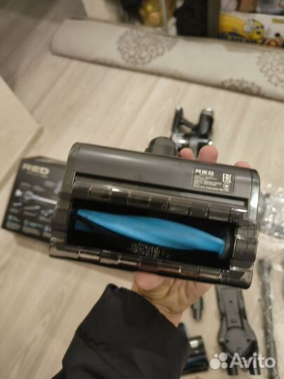 Ручной пылесос RED solution RV-UR3100