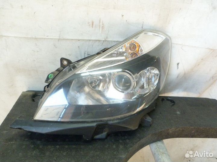 Фара левая Renault Clio III 2005-2012