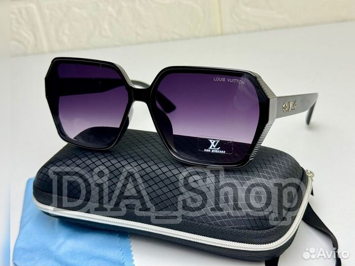 Солнцезащитные очки Louis Vuitton
