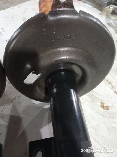 Ситроен Берлинго стойки передние