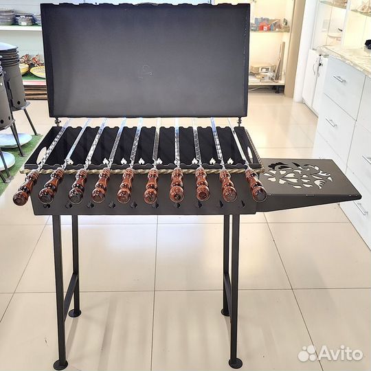 Мангал с крышкой барбекю и столиком