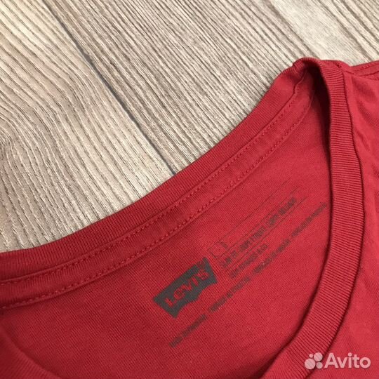 Футболка levis