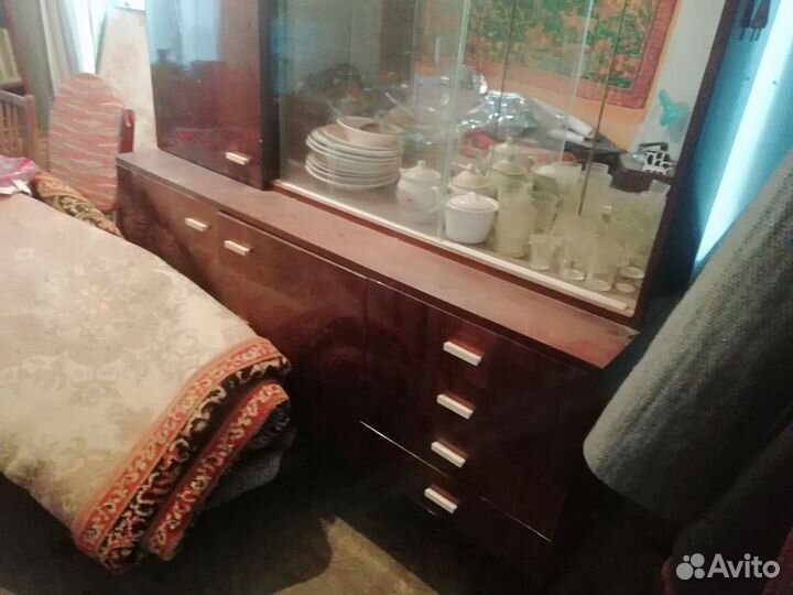 Сервант полированный