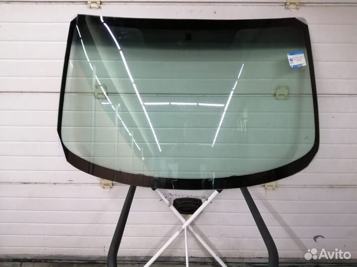 Лобовое стекло Пежо Партнер