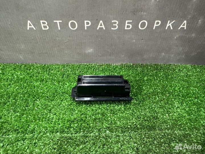 Плафон подсветки багажника Ford Focus 3 седан 2.0L