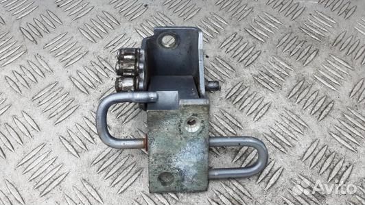 Петля передняя левая audi A6 C6 (CPH01EW01)