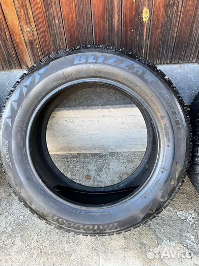 Bridgestone Blizzak Spike-01 215/60 R17