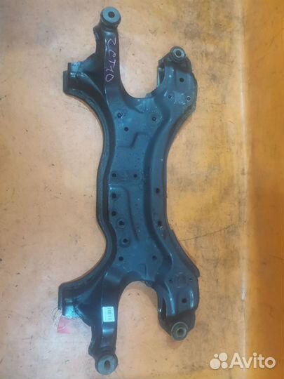 Подрамник передний Toyota Opa ZCT10