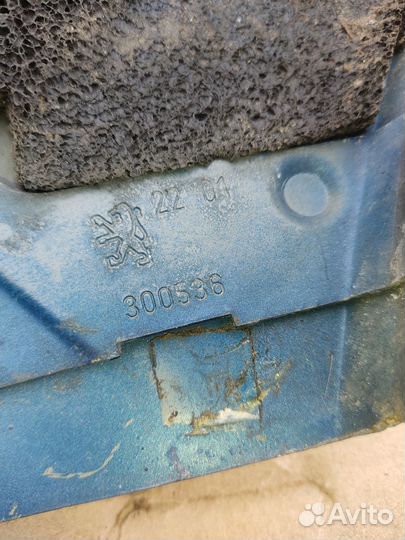 Накладка стойки правая peugeot 607