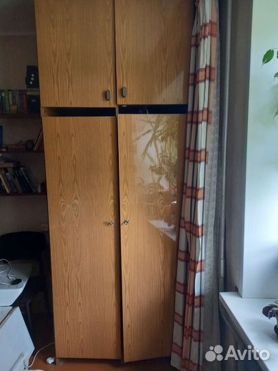 Шкаф двухстворчатый