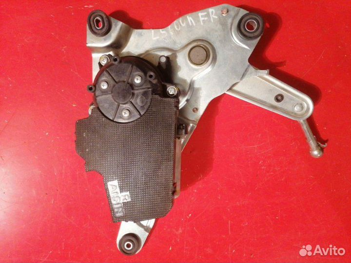 Доводчик крышки багажника Lexus Ls