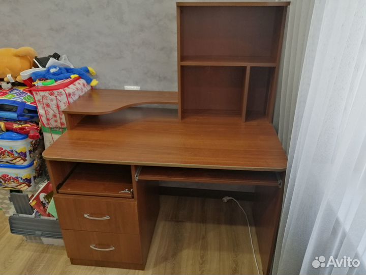 Компьютерный стол