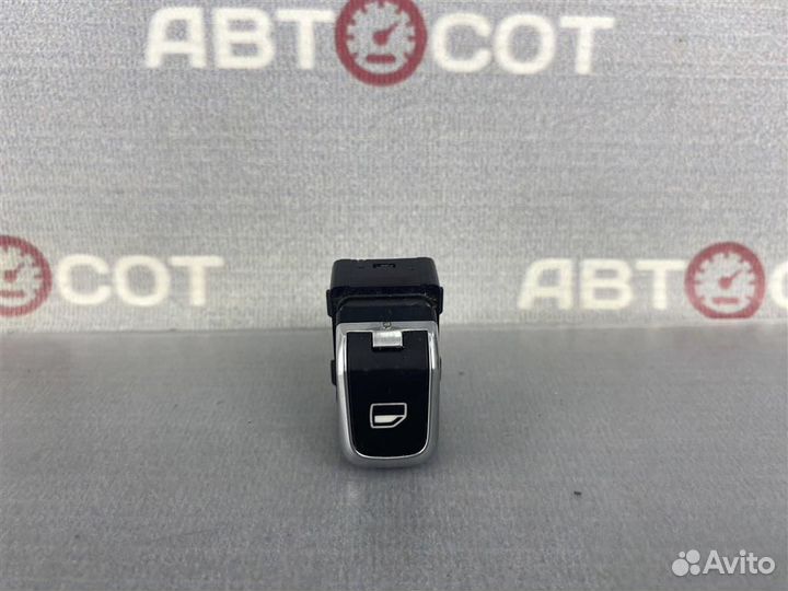 Кнопка стеклоподъемника Audi A3 (8V) 2013