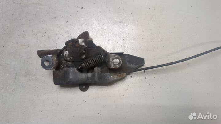 Замок капота Toyota Corolla Verso, 2002