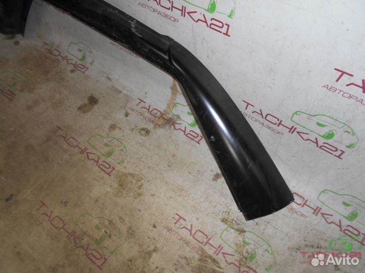 Стойка лобового стекла левая Skoda Yeti (09-18)