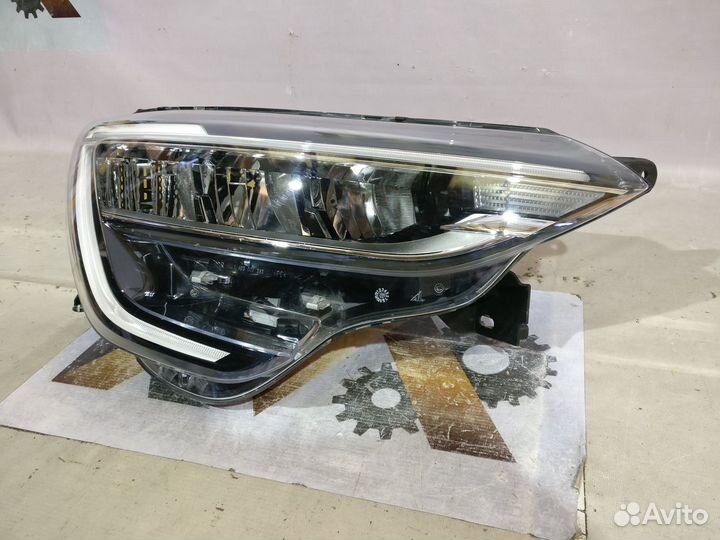 Рено Аркана 2019- Фара правая Led 6890