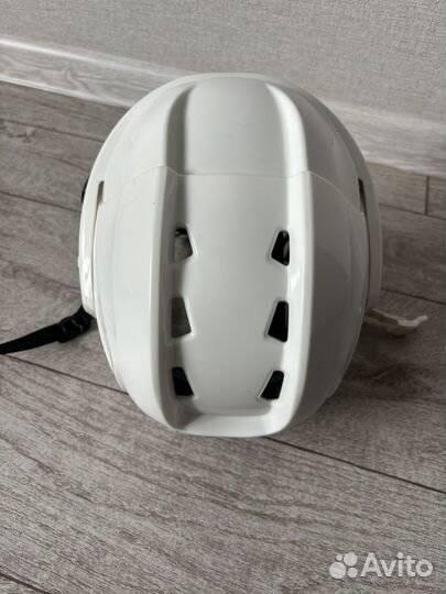 Хоккейный шлем