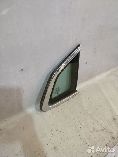 Ниссан Кашкай 2013- Заднее правое форточка 17065