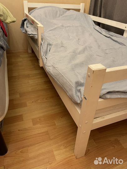 Детская кровать с бортиком