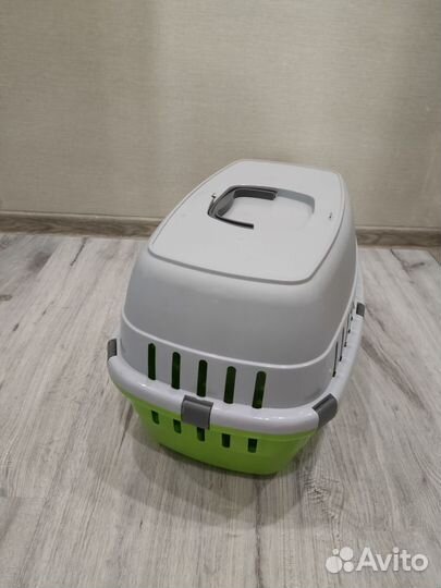 Переноска для животных с железной дверцей до 12 кг