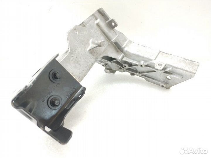 Кронштейн передней панели передний правый