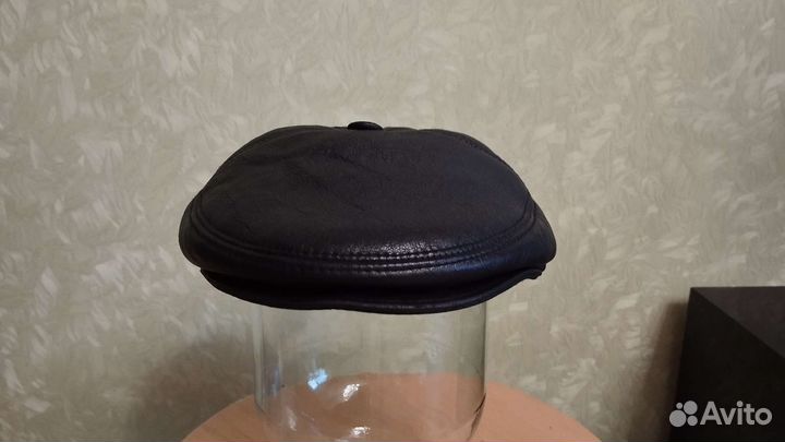 Мужская кожаная кепка