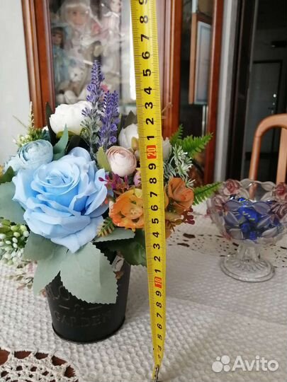 Кашпо ведёрко и цветы (композиция)