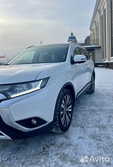 Mitsubishi Outlander 2.0 CVT, 2019, 209 000 км