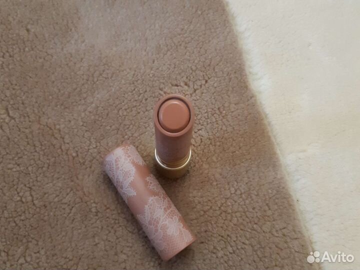 Too Faced помада оттенок Birthday Suit