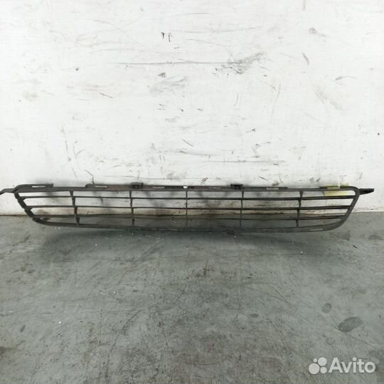 Решетка бампера передняя Toyota Corolla 150