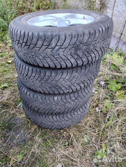 Nokian Tyres Hakkapeliitta 8 SUV 235/65 R17 108T