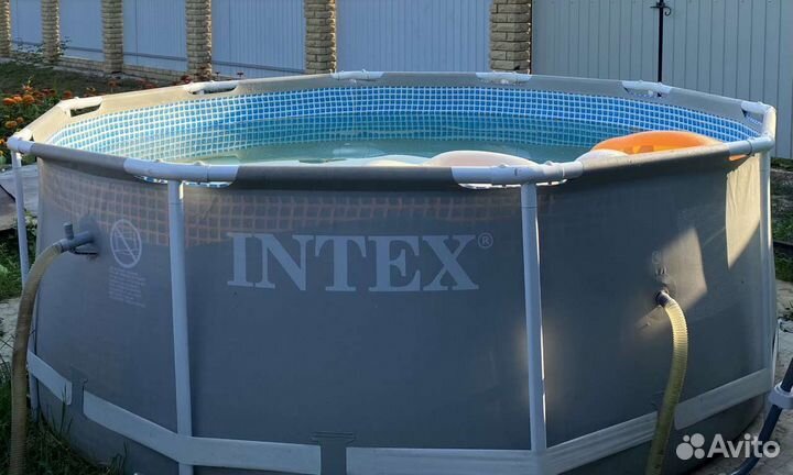 Каркасный бассейн intex бу