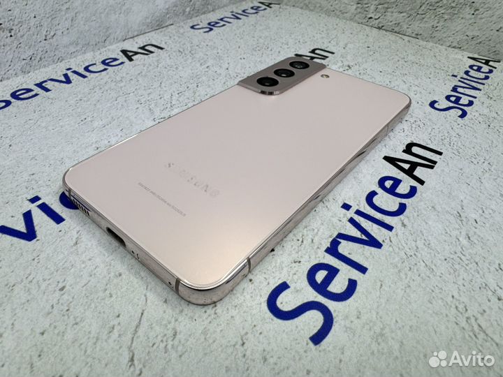 Samsung Galaxy S22, 8/256 ГБ