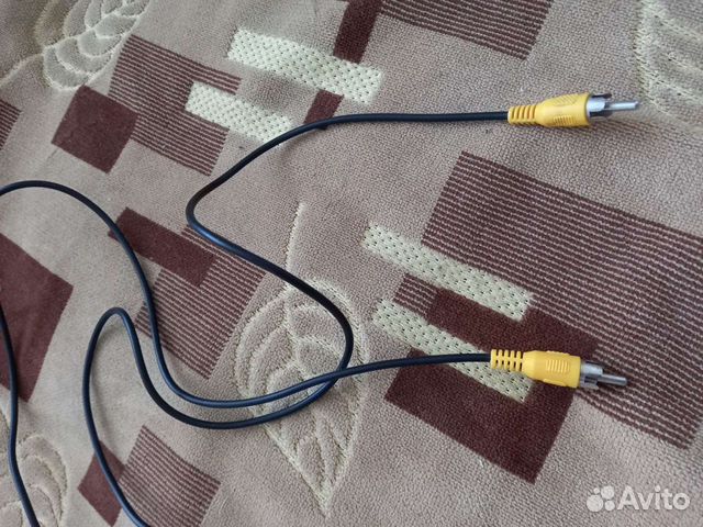 Кабель для подключения видео магнитофон и DVD