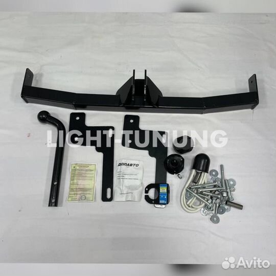 Фаркоп со съемным шаром Рено Дастер