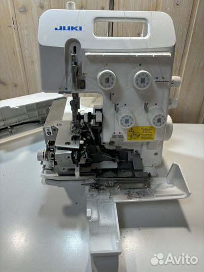 Оверлок juki mo 654de