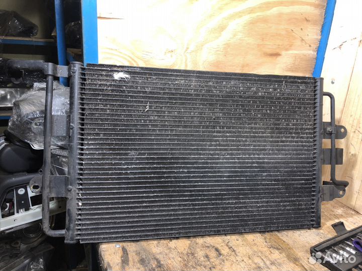 Радиатор кондиционера Volkswagen New Beetle