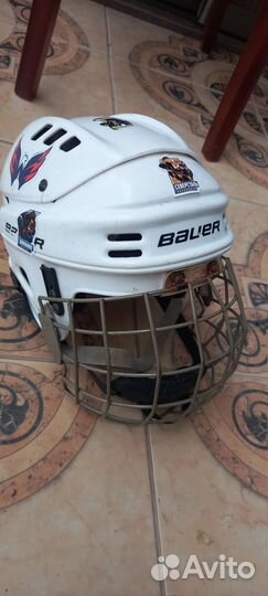 Хоккейный шлем