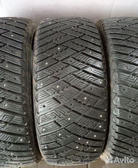 Goodyear Ultragrip Ice Arctic 215/55 R16 102N