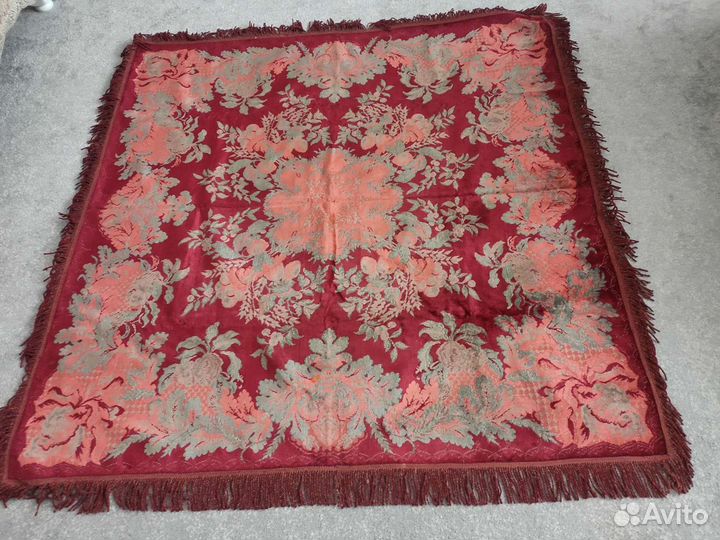 Антикварная скатерть, ковёр