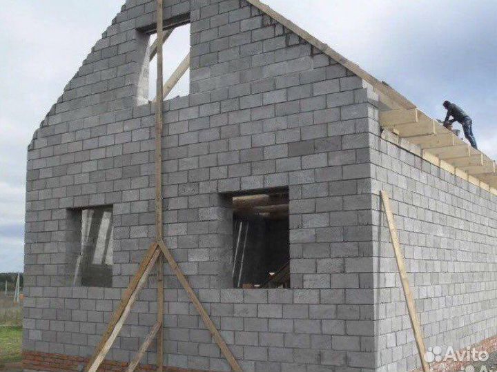 Бригада строителей