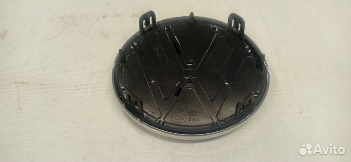 Эмблема передняя Volkswagen Polo рестайлинг