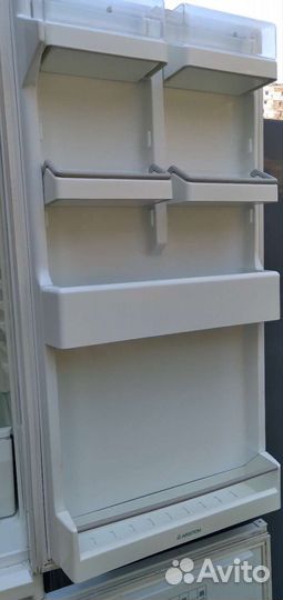 Встраиваемый холодильник ariston