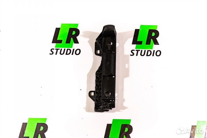 Кронштейн правой фары Range Rover Sport 2010-2013