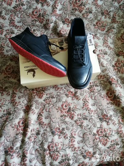 Туфли подростковые новые