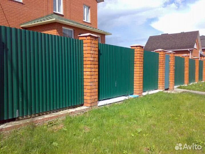 Забор из профнастила. Откатные ворота