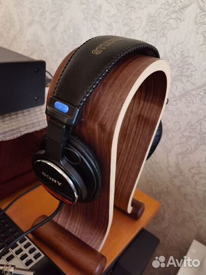 Студийные наушники Sony mdr-sd900st