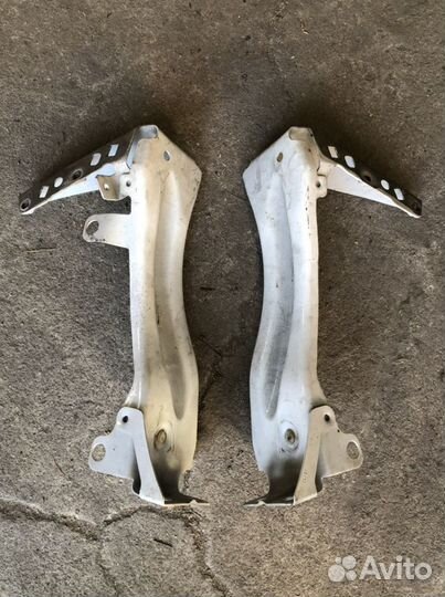 Кронштейн крыла передний audi tt 8j оригинал